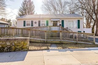 1243 New Boston Rd, Fall River, MA 02720