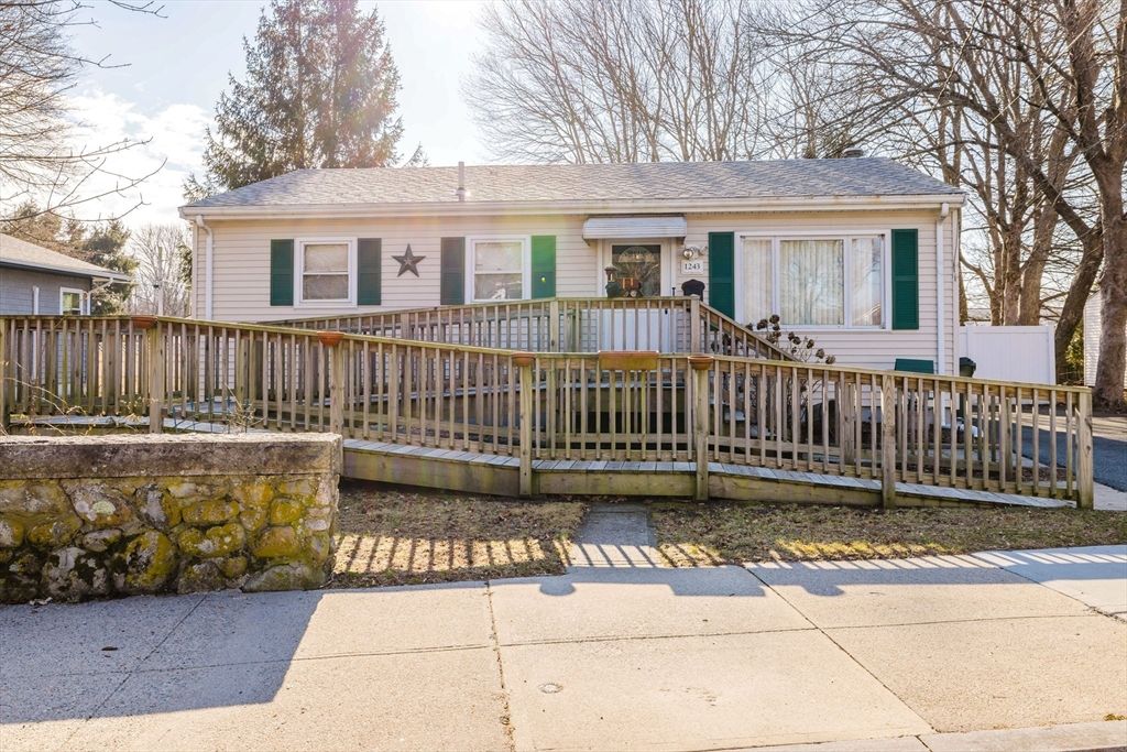 1243 New Boston Rd, Fall River, MA 02720