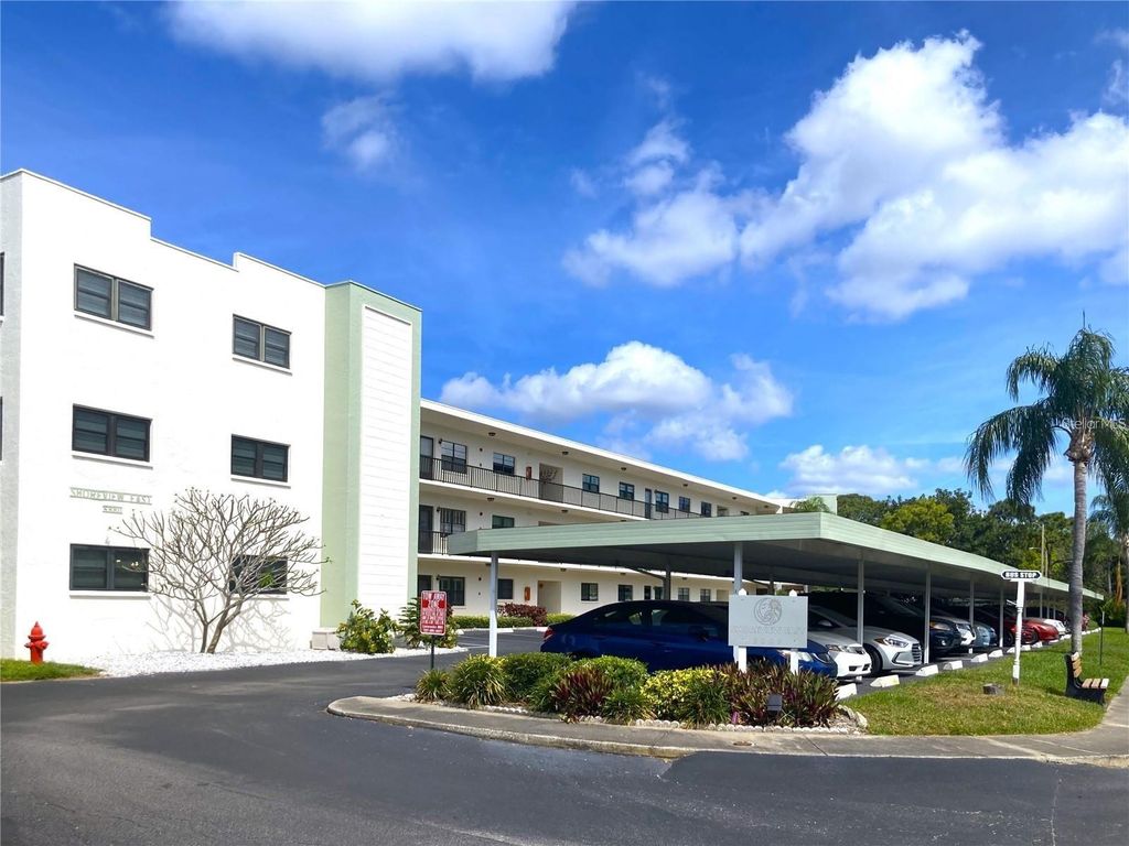 Image 2 of property listing at 5980 TERRACE PARK DRIVE N 108, St Petersburg, FL 33709