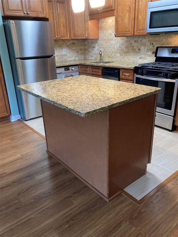 Image 16 of property listing at 5980 TERRACE PARK DRIVE N 108, St Petersburg, FL 33709