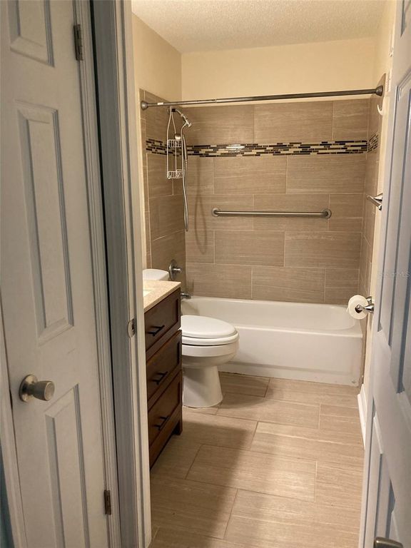 Image 19 of property listing at 5980 TERRACE PARK DRIVE N 108, St Petersburg, FL 33709