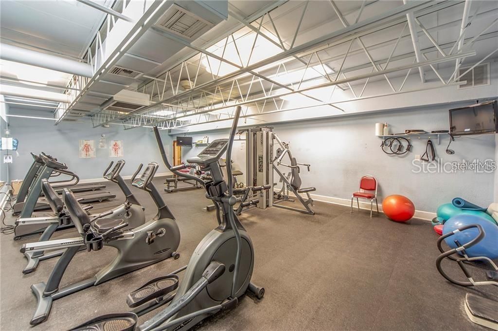 Image 36 of property listing at 5980 TERRACE PARK DRIVE N 108, St Petersburg, FL 33709