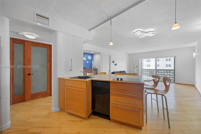 1901 S Ocean Drive 303, Hollywood, FL 33019
