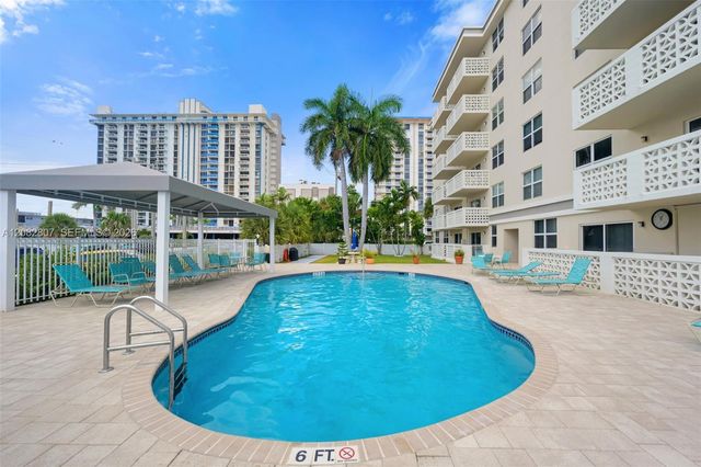 1901 S Ocean Drive 303, Hollywood, FL 33019