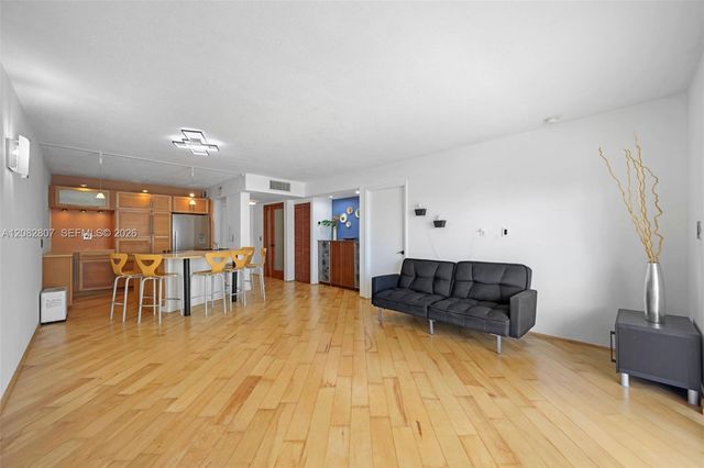 1901 S Ocean Drive 303, Hollywood, FL 33019