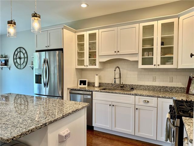 1 Desiree Court B, Smithfield, RI 02917