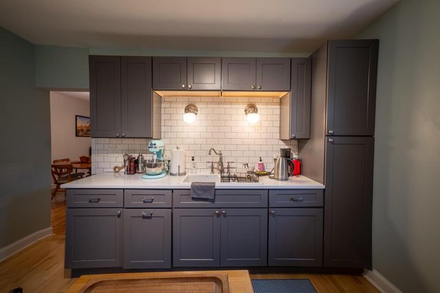 216 E Brown STREET, Milwaukee, WI 53212