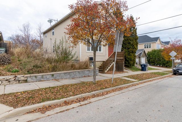 216 E Brown STREET, Milwaukee, WI 53212