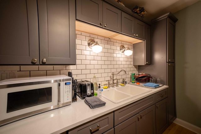 216 E Brown STREET, Milwaukee, WI 53212