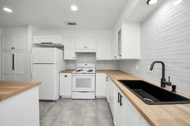 6601 Sands Point Drive 47, Houston, TX 77074