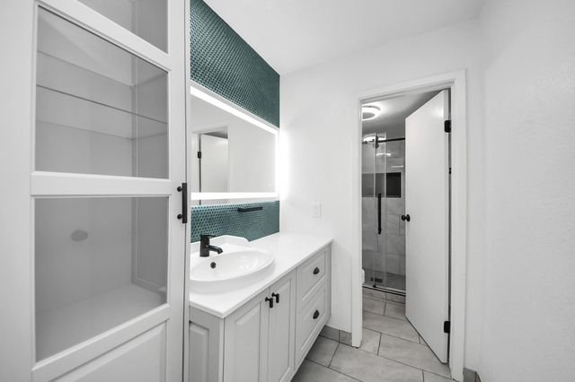 6601 Sands Point Drive 47, Houston, TX 77074