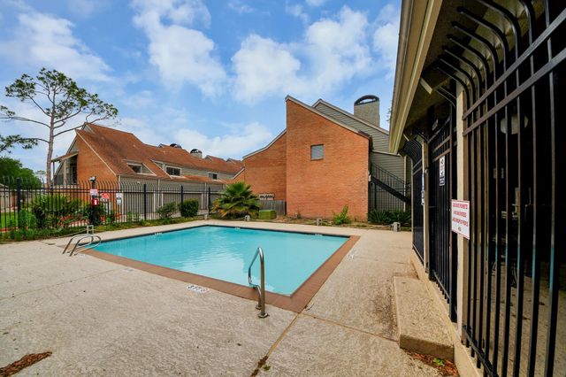 6601 Sands Point Drive 47, Houston, TX 77074