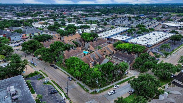 6601 Sands Point Drive 47, Houston, TX 77074