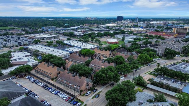 6601 Sands Point Drive 47, Houston, TX 77074