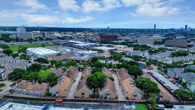 6601 Sands Point Drive 47, Houston, TX 77074