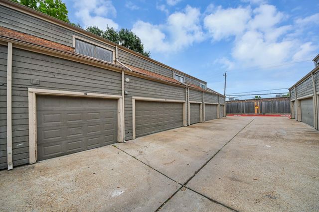 6601 Sands Point Drive 47, Houston, TX 77074