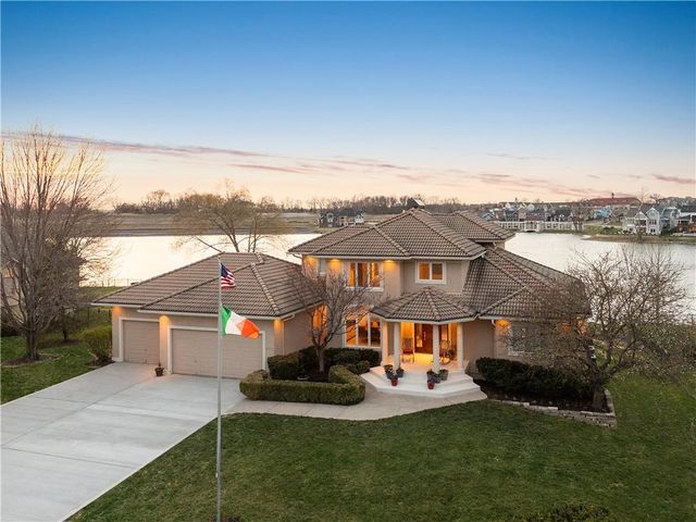 3116 Pergola View, Lee's Summit, MO 64081