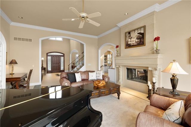 3116 Pergola View, Lee's Summit, MO 64081