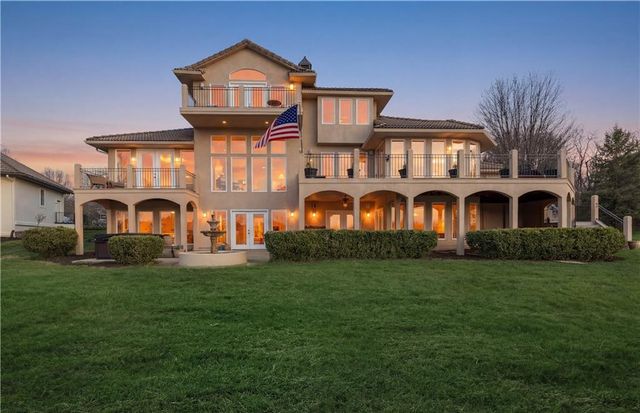 3116 Pergola View, Lee's Summit, MO 64081