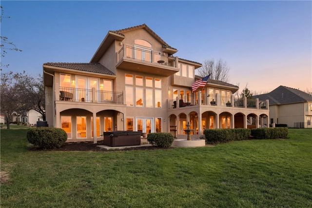 3116 Pergola View, Lee's Summit, MO 64081