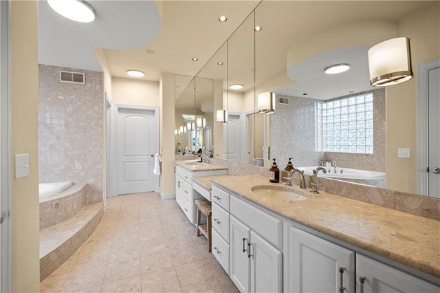 3116 Pergola View, Lee's Summit, MO 64081