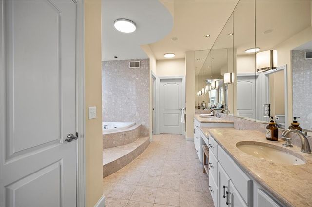 3116 Pergola View, Lee's Summit, MO 64081