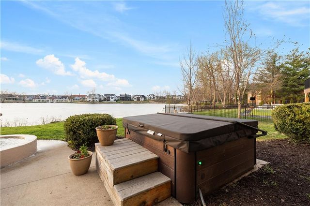 3116 Pergola View, Lee's Summit, MO 64081