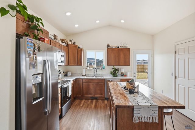 300 AURORA AVE, Spearfish, SD 57783