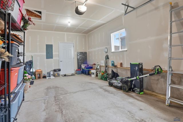 300 AURORA AVE, Spearfish, SD 57783