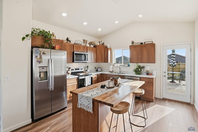 300 AURORA AVE, Spearfish, SD 57783