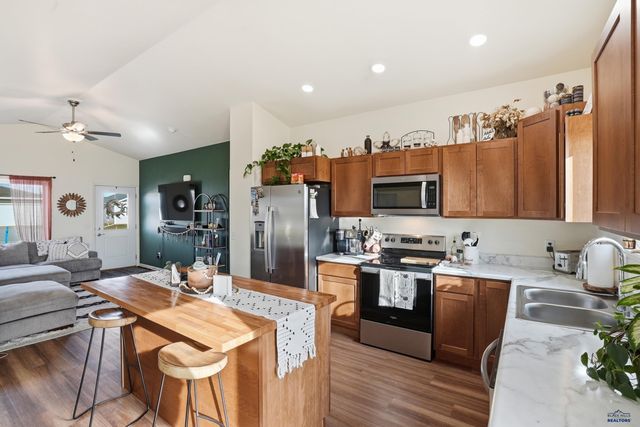 300 AURORA AVE, Spearfish, SD 57783