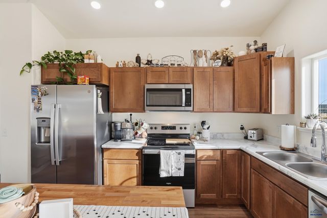 300 AURORA AVE, Spearfish, SD 57783