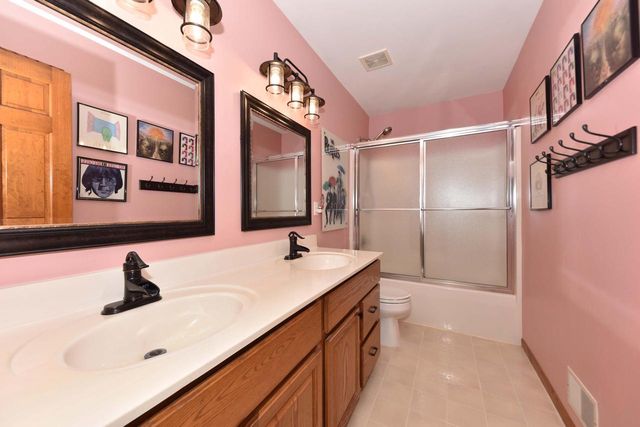 N58W24838 Cardinal COURT, Sussex, WI 53089