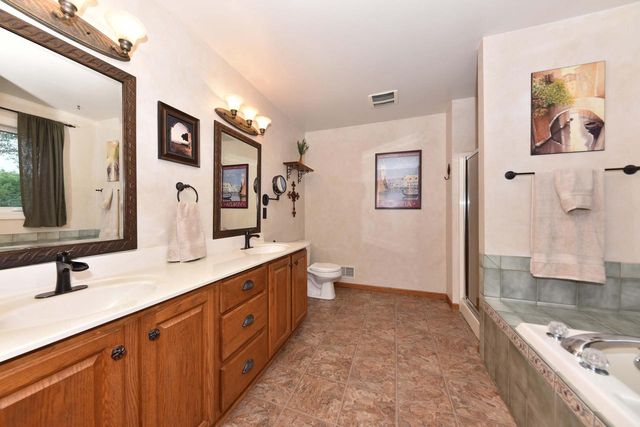 N58W24838 Cardinal COURT, Sussex, WI 53089