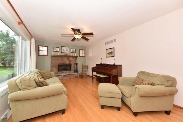 N58W24838 Cardinal COURT, Sussex, WI 53089