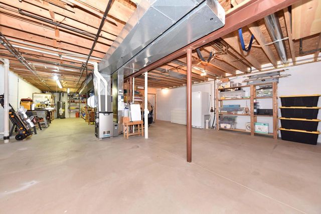 N58W24838 Cardinal COURT, Sussex, WI 53089