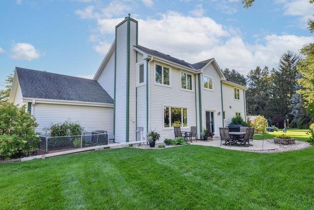 N58W24838 Cardinal COURT, Sussex, WI 53089