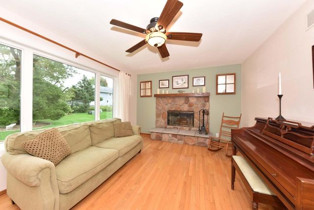 N58W24838 Cardinal COURT, Sussex, WI 53089