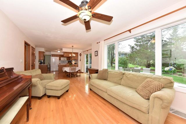 N58W24838 Cardinal COURT, Sussex, WI 53089