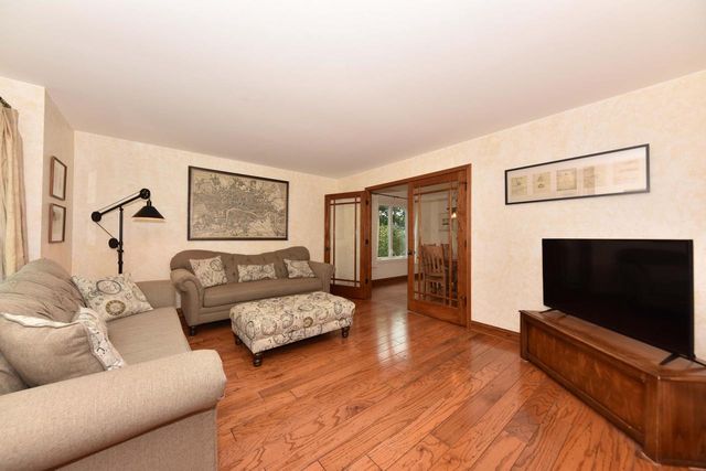 N58W24838 Cardinal COURT, Sussex, WI 53089
