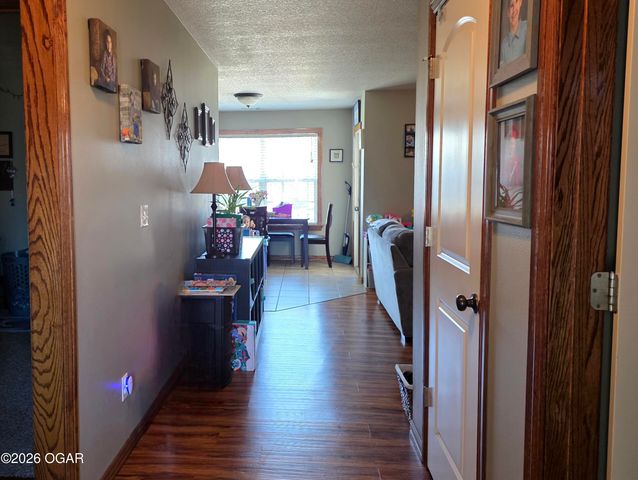 807 Hawthorne Loop, Webb City, MO 64870