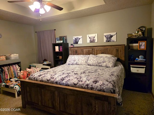 807 Hawthorne Loop, Webb City, MO 64870