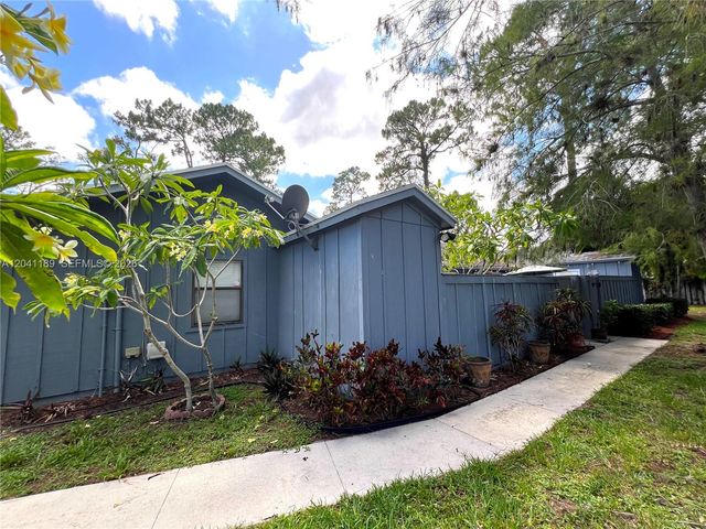 1077 Goldenrod Road 1077, Wellington, FL 33414