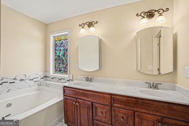 3936 Memorial Parkway NW, Kennesaw, GA 30152