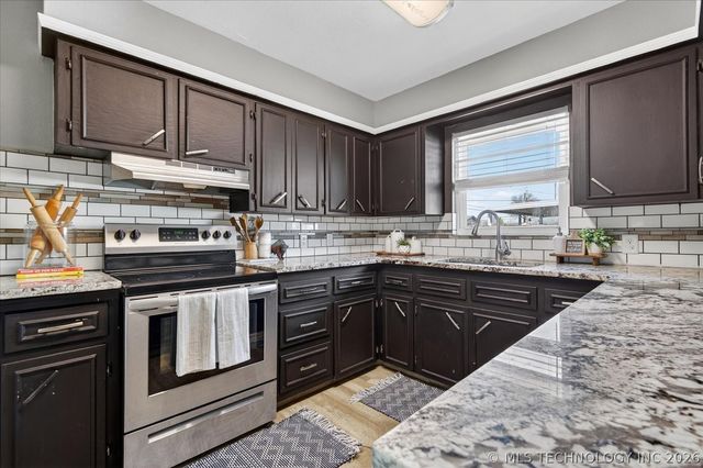 417 NE Myers Avenue, Bartlesville, OK 74006