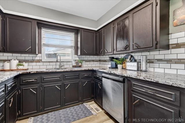 417 NE Myers Avenue, Bartlesville, OK 74006