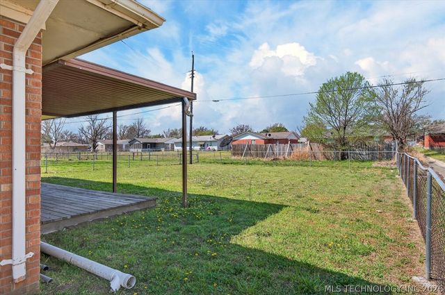 417 NE Myers Avenue, Bartlesville, OK 74006