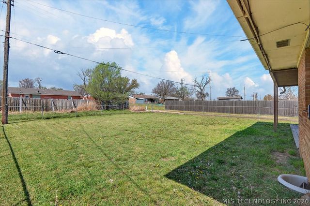 417 NE Myers Avenue, Bartlesville, OK 74006