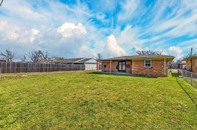 417 NE Myers Avenue, Bartlesville, OK 74006