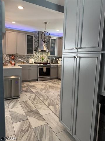 61 Bremond St, Belleville Twp., NJ 07109